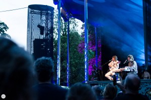 Aldous Harding live 2017 Feeërieën Brussels Warandepark © Caroline Vandekerckhove