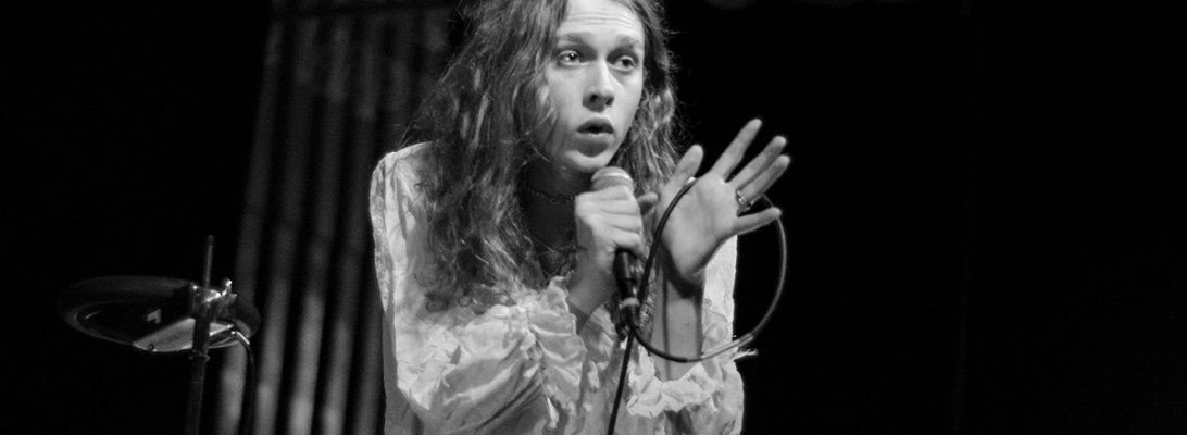 Lauren Auder live 2018 DOK Ghent © Caroline Vandekerckhove