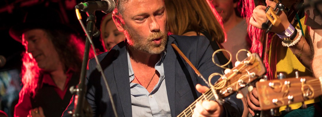 Mic Christopher’s 50th - Mark Geary, 2019, Whelans, Dublin © Caroline Vandekerckhove / Dimly lit stages