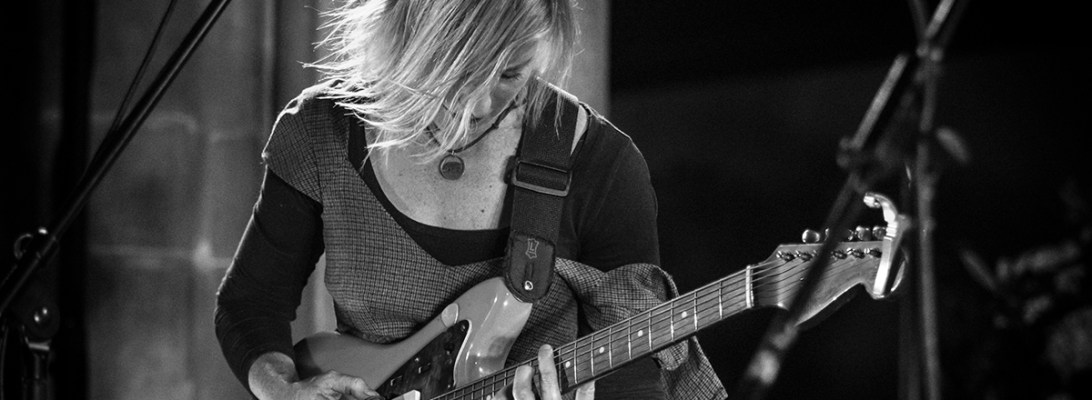 Cathy Davey live 2019, st. David's church, Naas © Caroline Vandekerckhove / Dimly lit stages