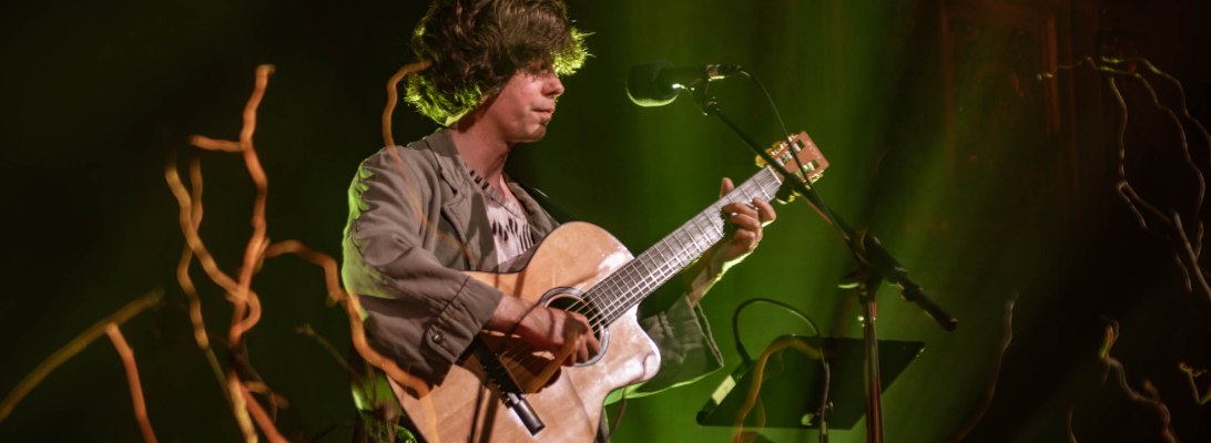 Fionn Regan, Pepper Canister Church, Dublin, May 2022, photographed by Caroline Vandekerckhove