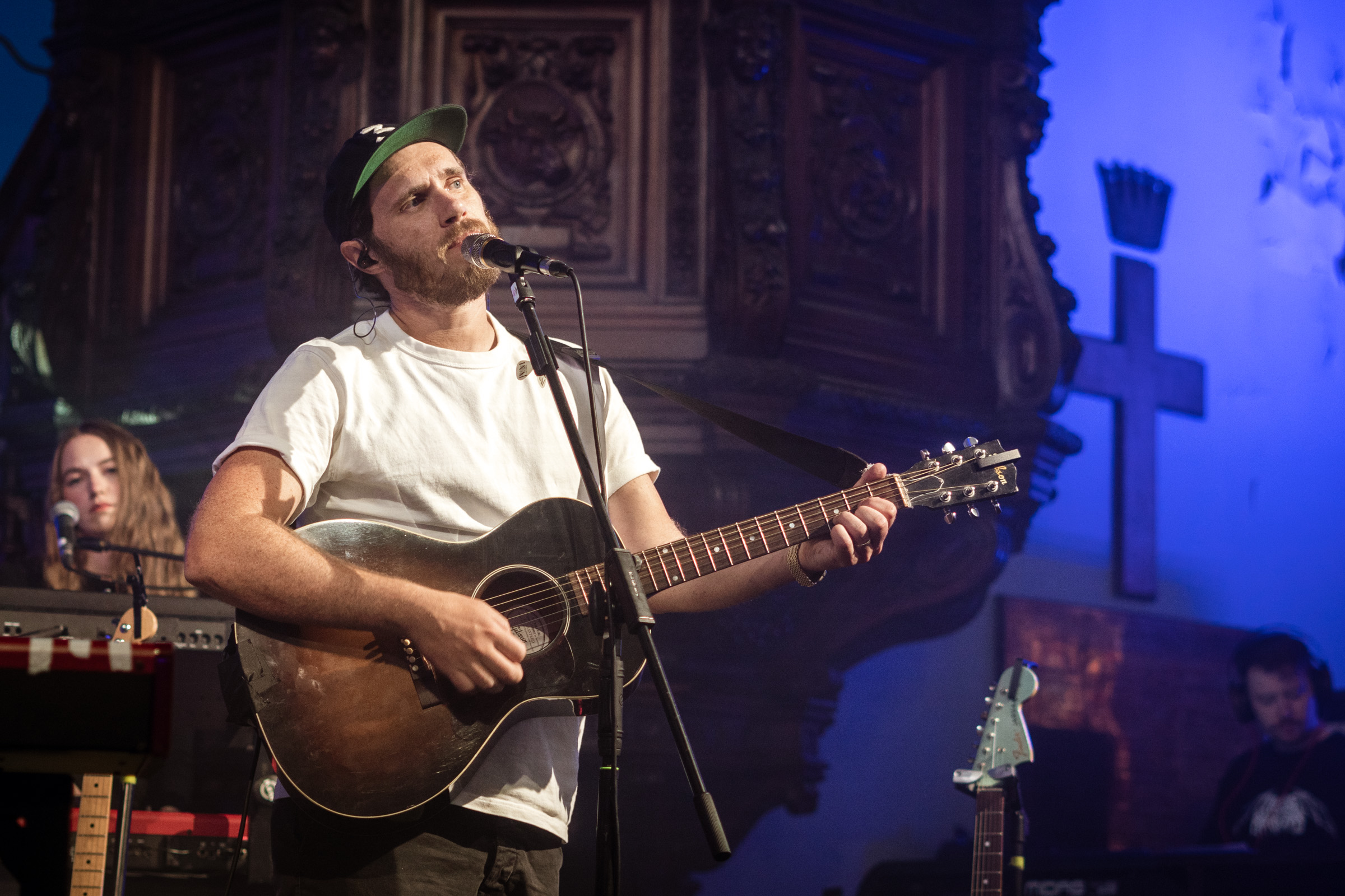 James Vincent McMorrow live in the Pepper Canister Church. Photographed by Caroline Vandekerckhove / dimly lit stages
