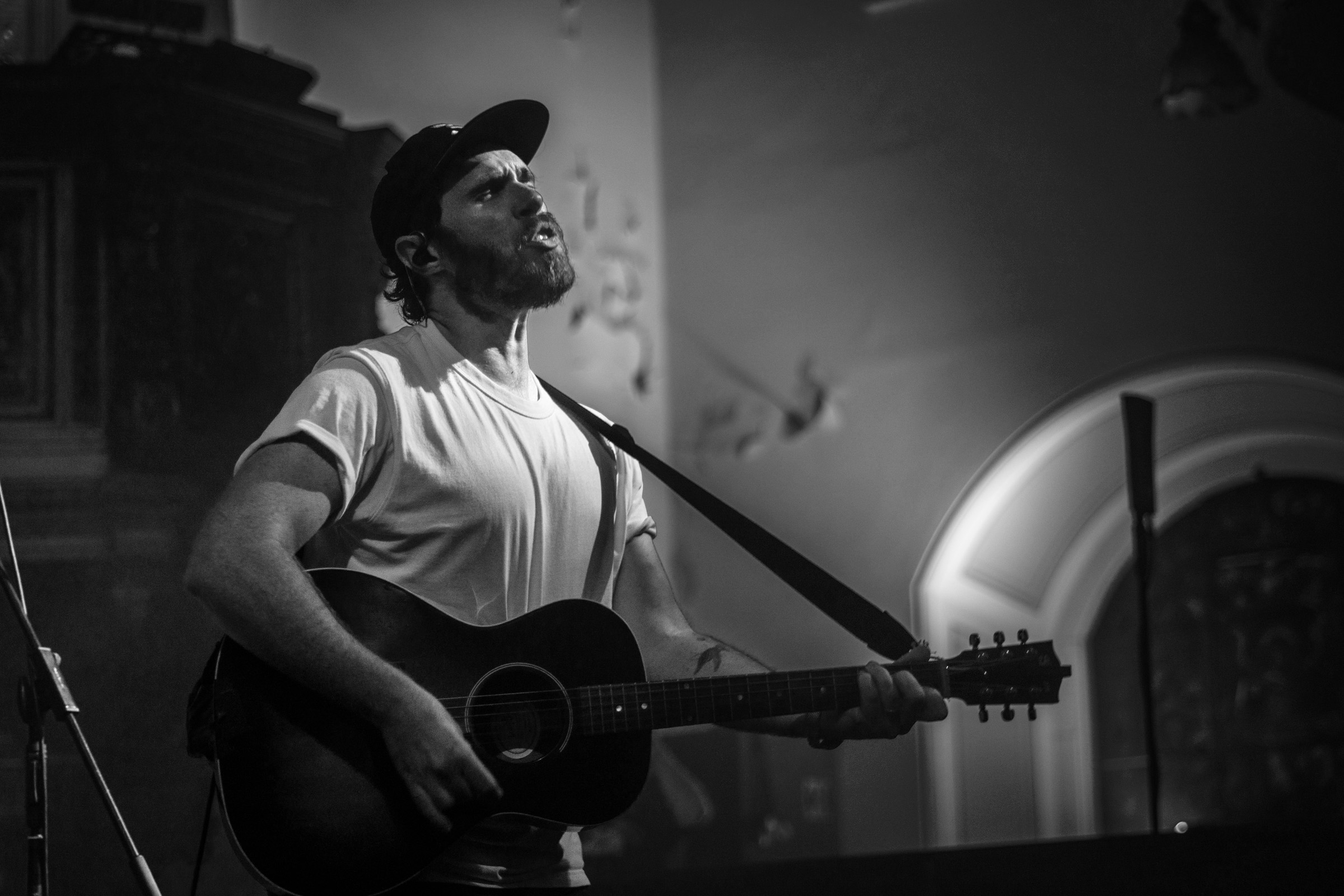 James Vincent McMorrow live in the Pepper Canister Church. Photographed by Caroline Vandekerckhove / dimly lit stages