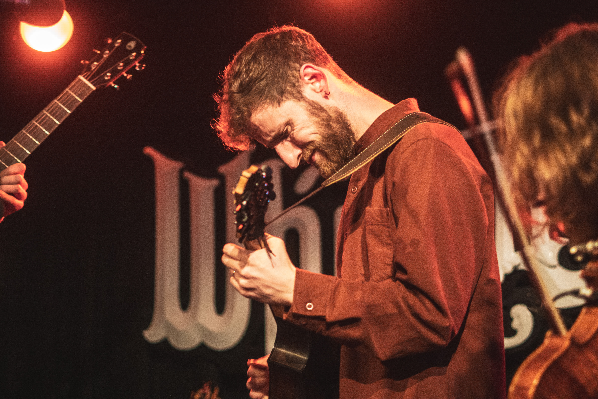 ye vagabonds live in whelans, Dublin 2022, photographed by Caroline Vandekerckhove for dimly lit stages