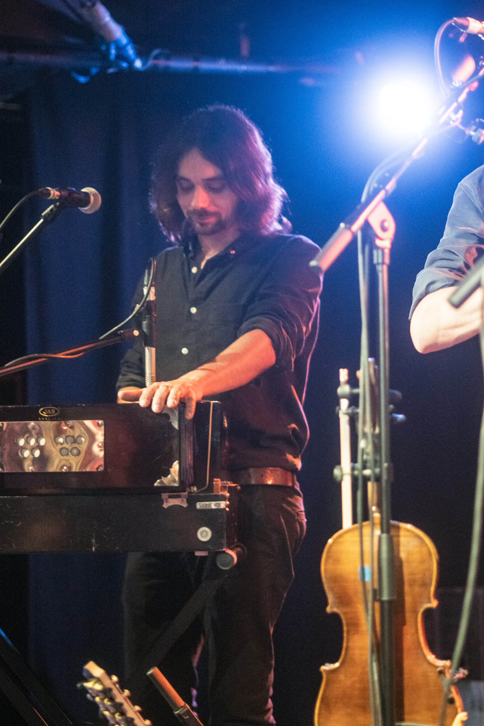 ye vagabonds live in whelans, Dublin 2022, photographed by Caroline Vandekerckhove for dimly lit stages