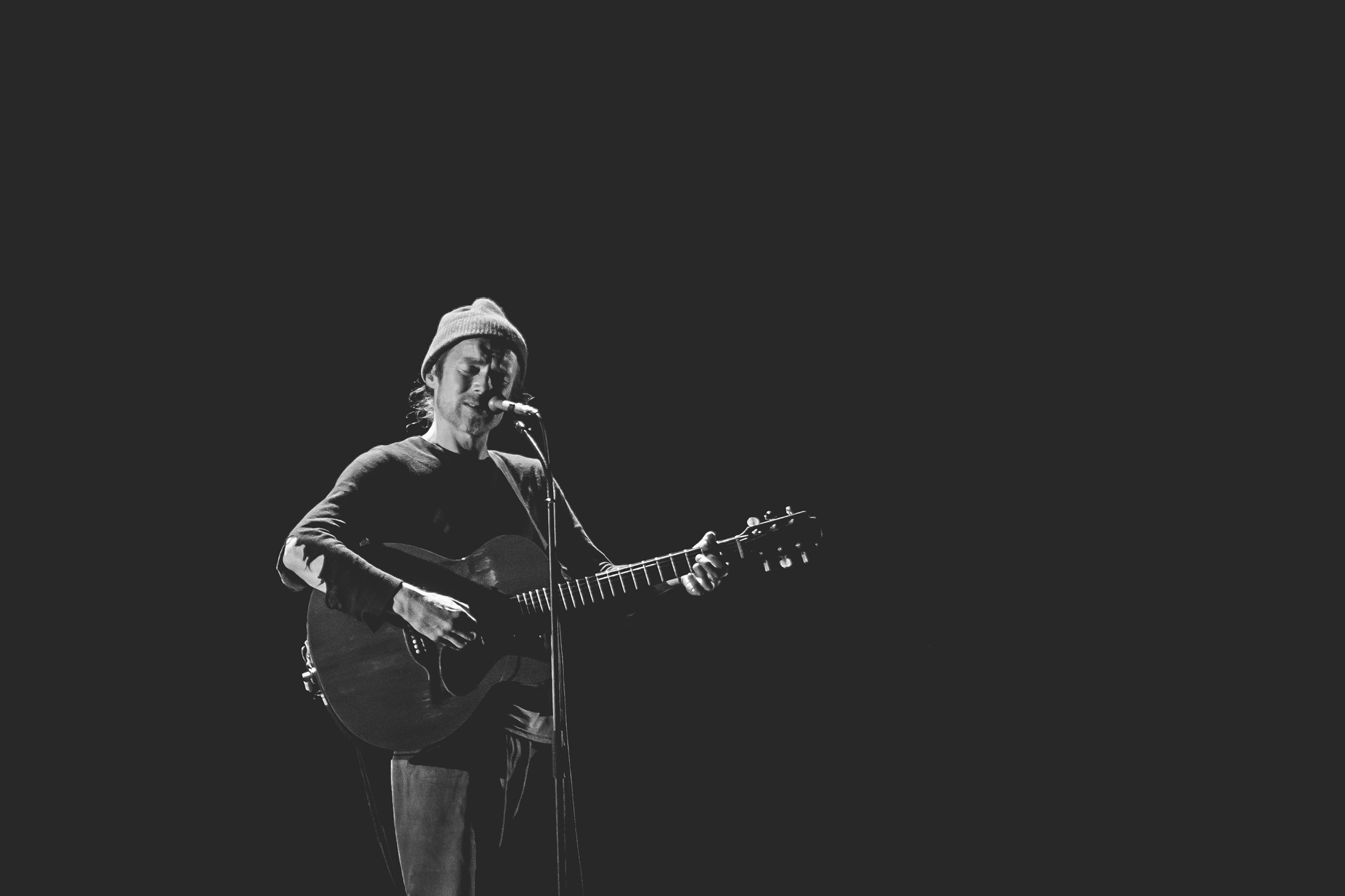 Damien Rice, live in Stadsschouwburg Antwerpen (Antwerp), photo by Caroline Vandekerckhove for dimly lit stages 2023