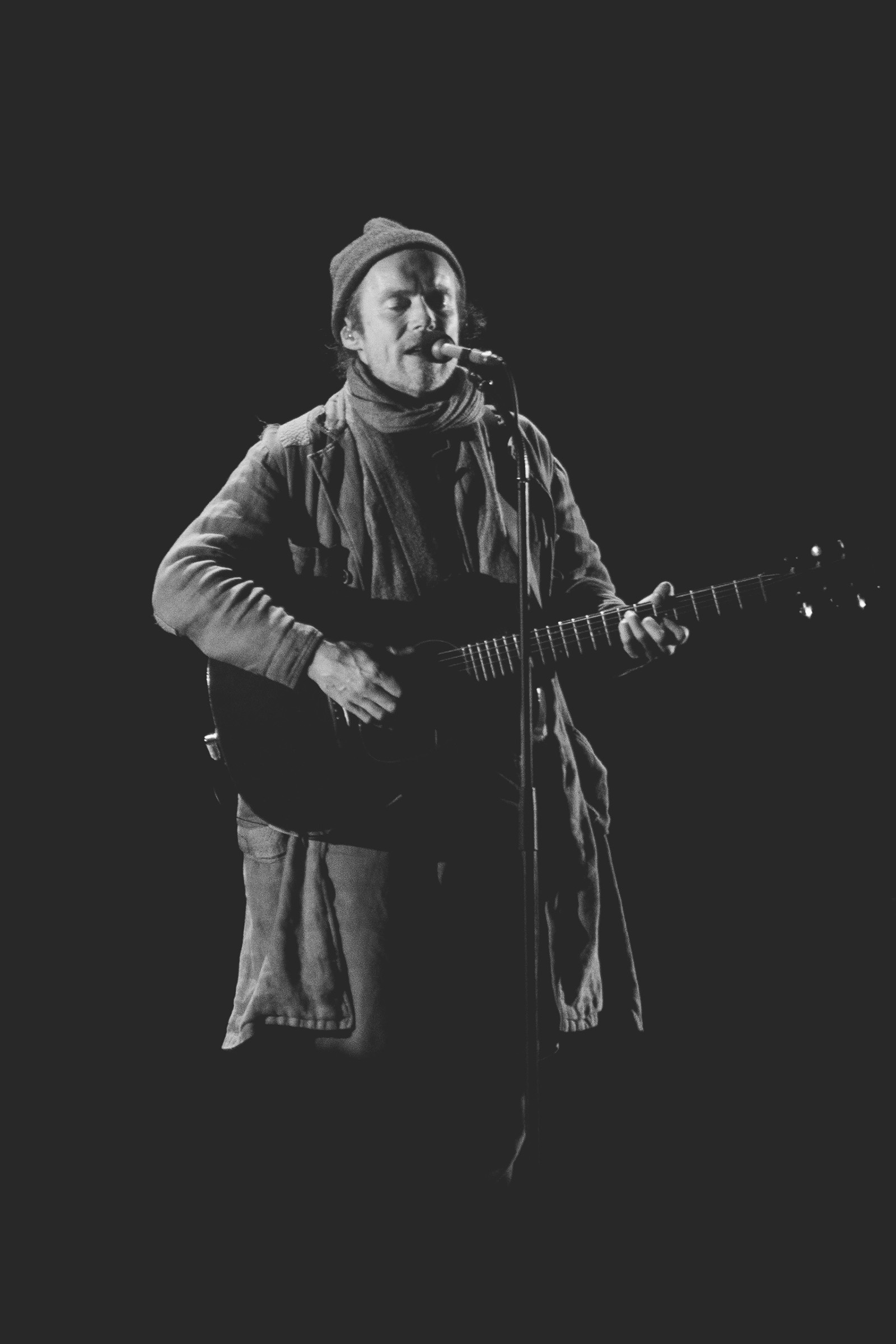 Damien Rice live in Stadsschouwburg Antwerpen (Antwerp), photo by Caroline Vandekerckhove for dimly lit stages 2023