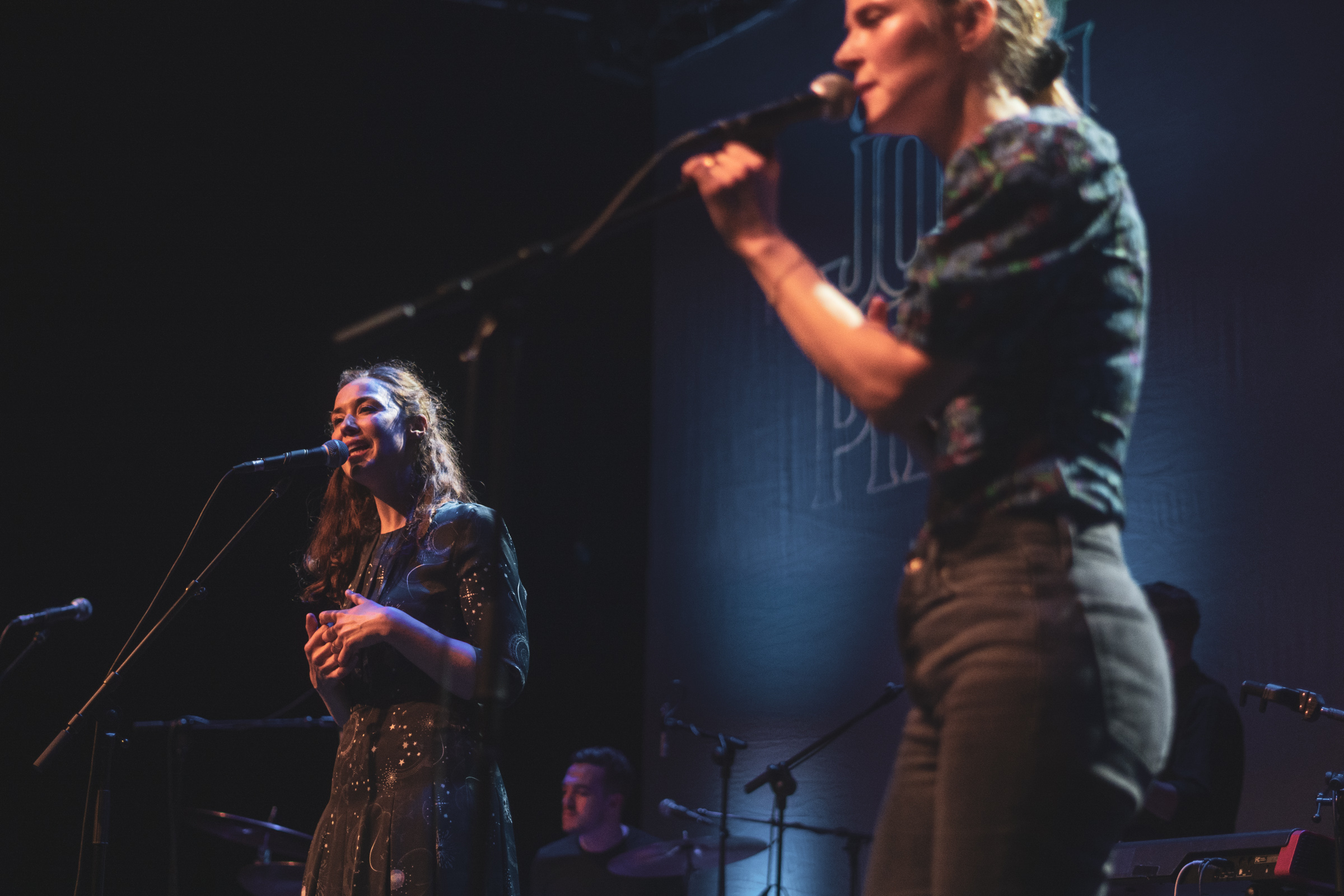 A Celebration of John Prine - Lisa Hannigan & Gemma Hayes, photographed by Caroline Vandekerckhove in Vicar st, April 2023