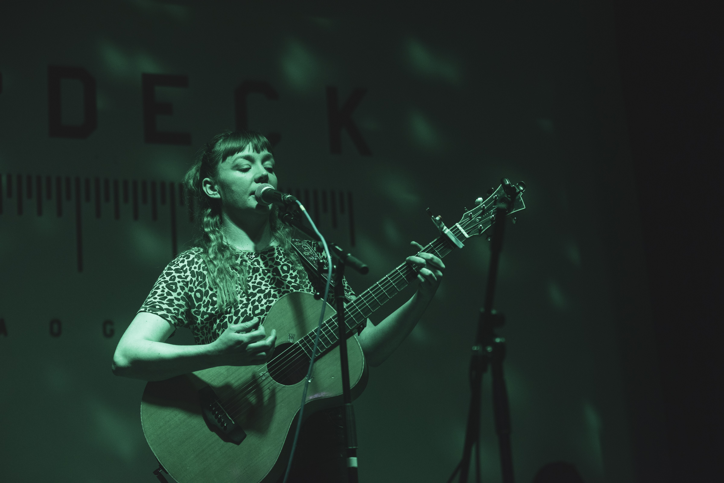 Brona Keogh live at Coastival nights 2023, photographed by Caroline Vandekerckhove for Dimly Lit Stages