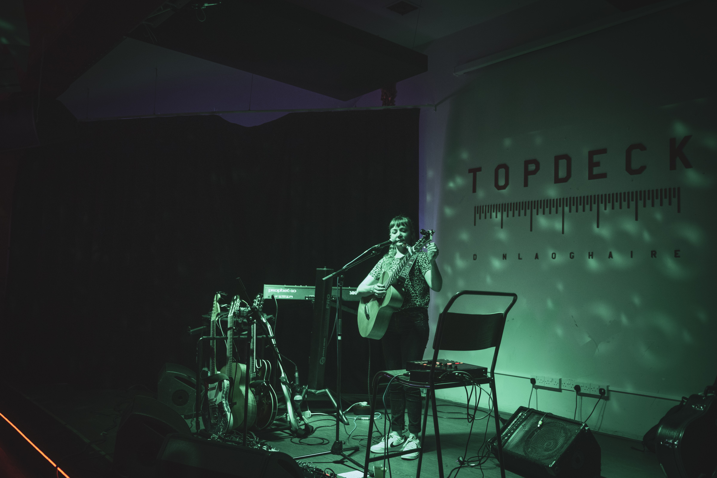 Brona Keogh live at Coastival nights 2023, photographed by Caroline Vandekerckhove for Dimly Lit Stages