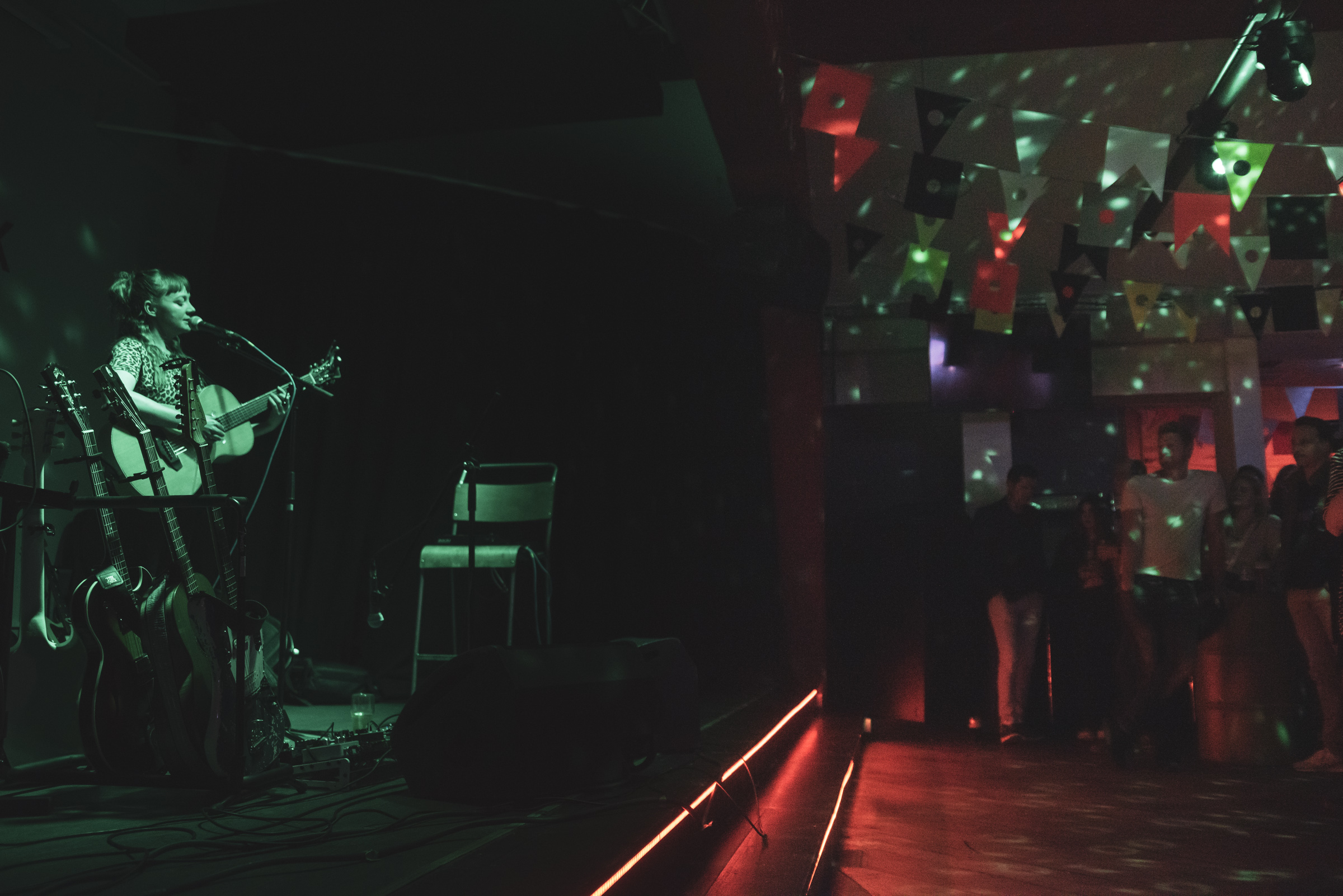 Brona Keogh live at Coastival nights 2023, photographed by Caroline Vandekerckhove for Dimly Lit Stages